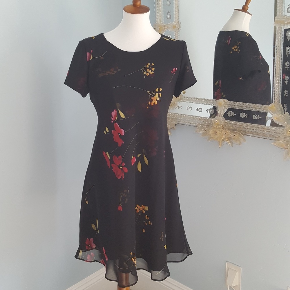 Jessica Howard Petite Size 8 Black Floral Dress